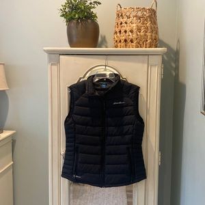 Eddie Bauer Women’s 800 down Vest Black. Small